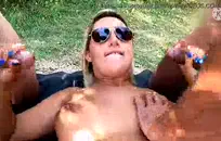 الطالبة بصورة عاهرة قذرة تمتص وتبتلع نائب الرئيس مقابل المال