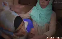 بعقب كبيرة فاتنة ركوب الخيل ويحصل cummed على.
