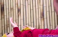 مثير لاتينا يحصل الخام مع صبي صغير.