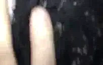 مدلكة فاتنة تمتص ديك مثل المحترفين بينما تعطي الرأس.