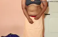 يتم قصف bbw الناضجة ذات المقارع الضخمة بواسطة حزام كبير.