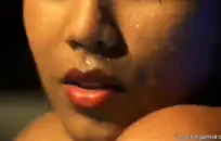 يساعد الأخ غير الشقيق والأخت بعضهما البعض.