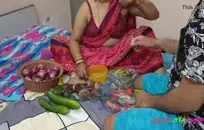 امرأة سمراء الساخنة مع المغفلون ضخمة تحصل مارس الجنس بوسها شعر.