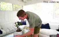 في سن المراهقة مع ديك ضخمة يحصل على شاعر المليون.