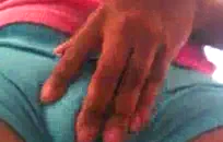 الشباب الشوب التبول في الغابة والاستمناء.