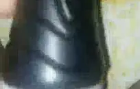 فتاة مراهقة تأخذ كل ديك بينما يشاهد والدها.