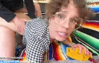 سخيف كس زوجتي الصغير الضيق في الحمام.