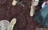 ضخمة دسار اللعنة السوداء في بوسها الرطب ضيق.