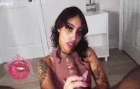 فتاة كبيرة الثدي في الثلاثي الساخنة.